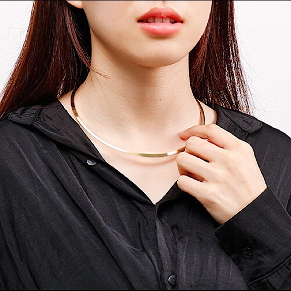 ⚜️[𝟯/$𝟭𝟴]⚜️Gold Rigid Neck Collar Choker NEW - Picture 4 of 9